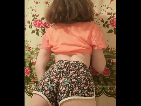 ❤️ Seksi mlada bejba se pred kamero sleče s kratkih hlač ❌ Porno pri nas ☑