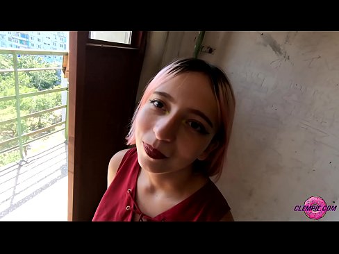 ❤️ Študentka čutno sesa neznanca v zaledju - sperma na njegovem obrazu ❌ Porno pri nas ☑